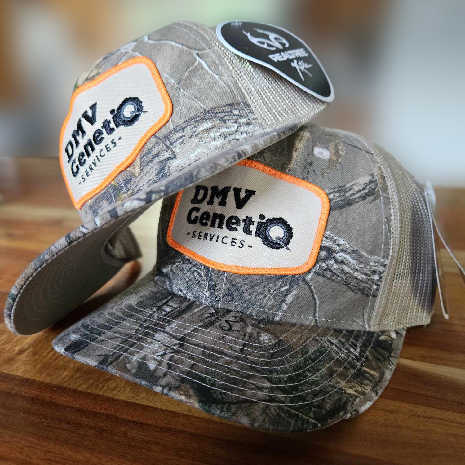 Écussons brodés sur casquettes
